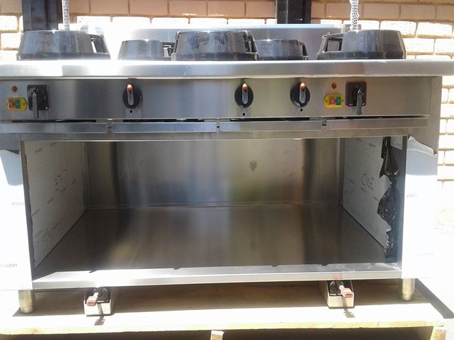 Cocina Industrial / Acero Inoxidable / Casta SRL / Italiana / 5 Platos / Usado  #9