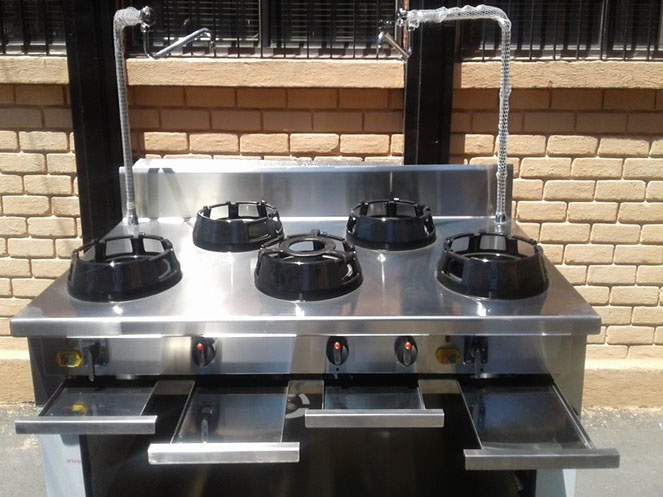 Cocina Industrial / Acero Inoxidable / Casta SRL / Italiana / 5 Platos / Usado  #4