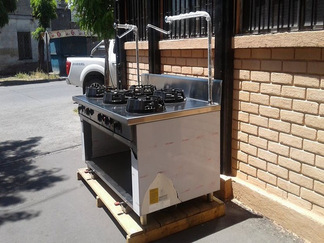 Cocina Industrial / Acero Inoxidable / Casta SRL / Italiana / 5 Platos / Usado  #3