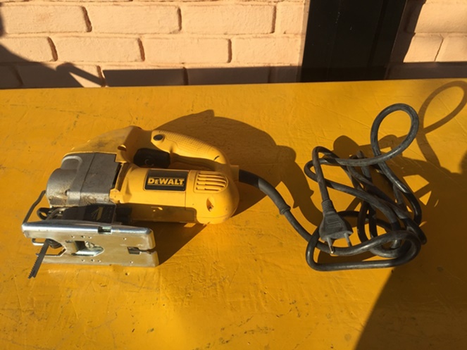 Sierra Caladora Orbital Dewalt / Usado #2