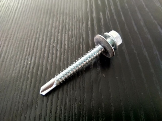 Caja 100 Tornillos AutoP Hexagonal con golilla goma 14X2