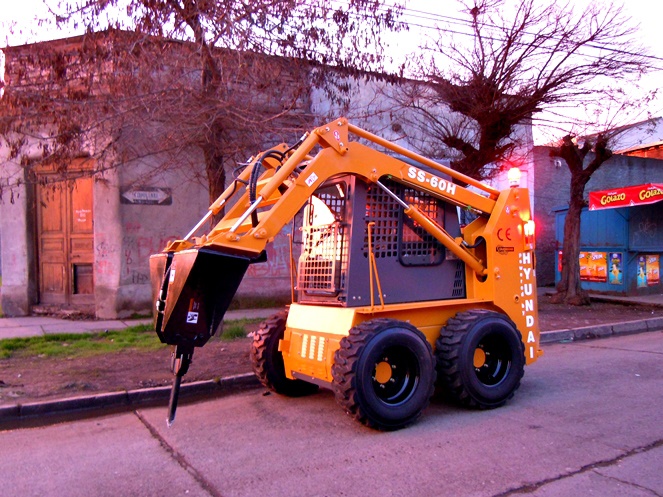 Aditamento Martillo Demoledor De Minicargador #2