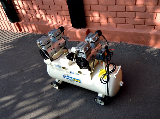 Compresor 220 Volt Médico / Sin Aceite / Motor 2 x 1 Hp / FOC-2-1HP-65L  #2