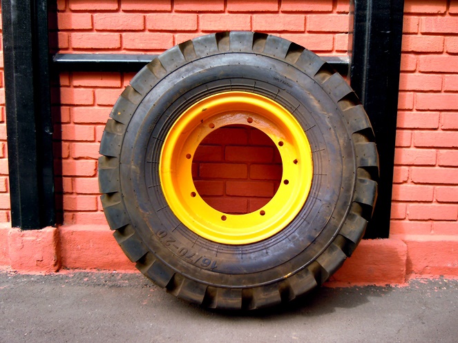 Rueda Completa (Llanta y Neumático) WL920 / Medida 16 / 70-20 #2