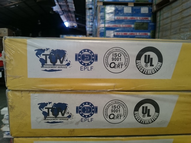 Piso Flotante 8,3 mm / 1601 / AC3 / Alto Tráfico / Crown #5