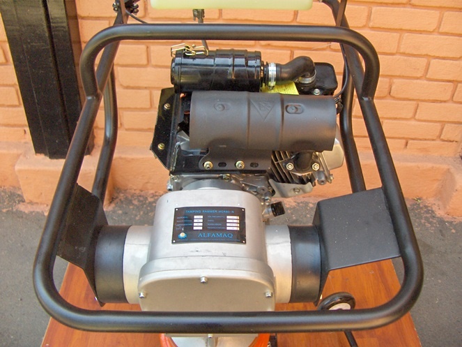 Vibrocompactador Alfamaq / Honda GX160 5.5 Hp  #4