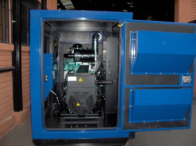 Generador Diesel Insonorizado 30 KVA con ATS / Launtop / LG30C  #4