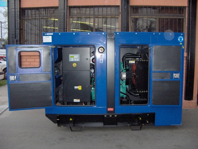Generador Diesel Insonorizado 30 KVA con ATS / Launtop / LG30C  #3