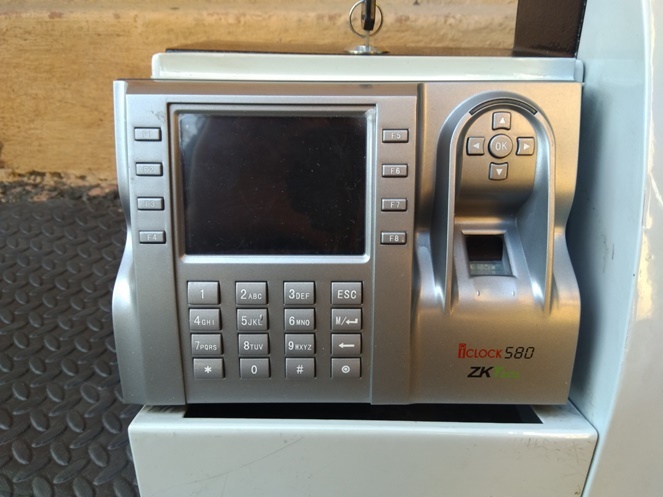 Reloj Control de Asistencia marca ZK Teco / Usado #2