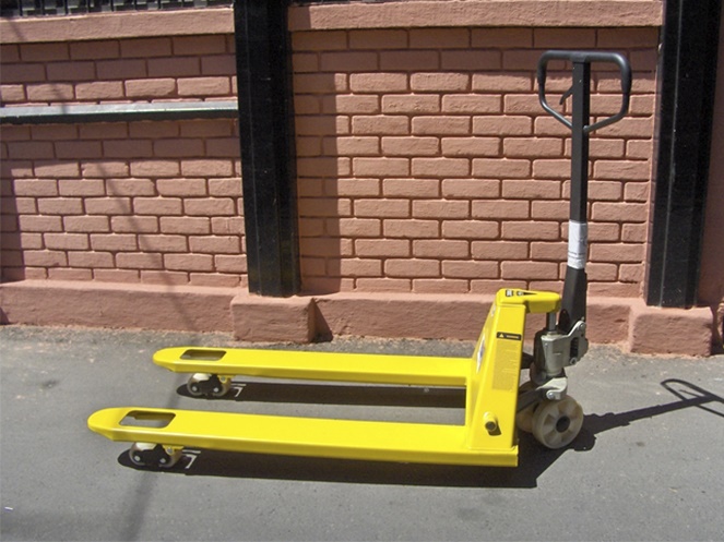 Transpaleta 3.000 Kilos / 685 x 1.220 mm / Rueda Nylon / Alfamaq / SYP-2K #2