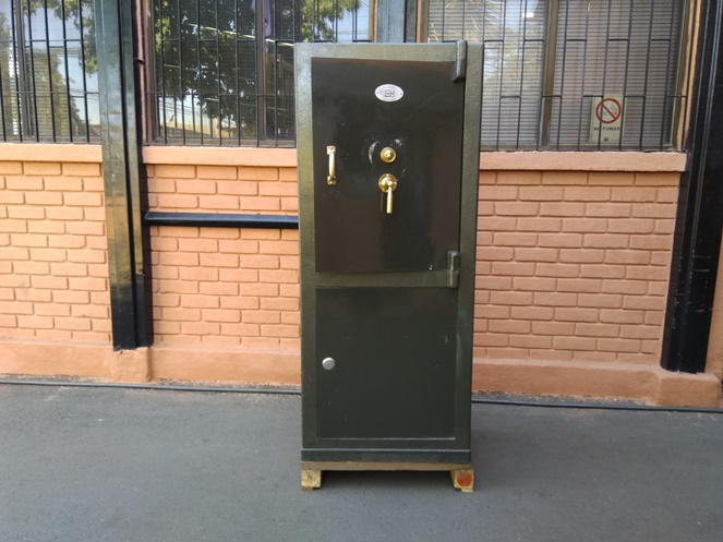 Caja Fuerte / Marca E. Hinze / 159 / Usado #4