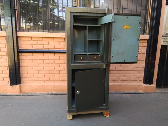 Caja Fuerte / Marca E. Hinze / 159 / Usado #10