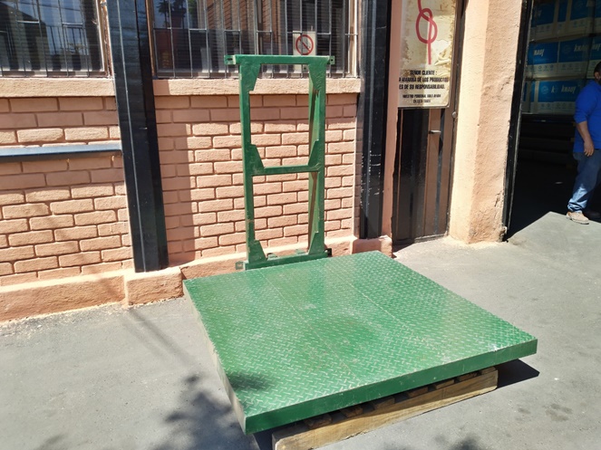 Montacarga Hidráulico 6.000 mm alto / Usado #3