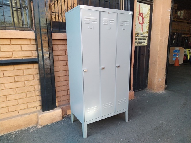 Locker 3 puertas  / Bash / Usado  #3