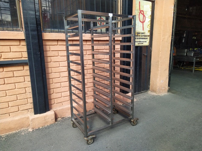 Porta Bandejas Doble / Ac. Inox. Biggi / 24 Bandejas / Usado / B5 #2