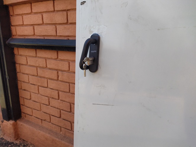 Puerta Seguridad / NovoF60 / 950 x 2.070 mm / Derecha / Bash #4