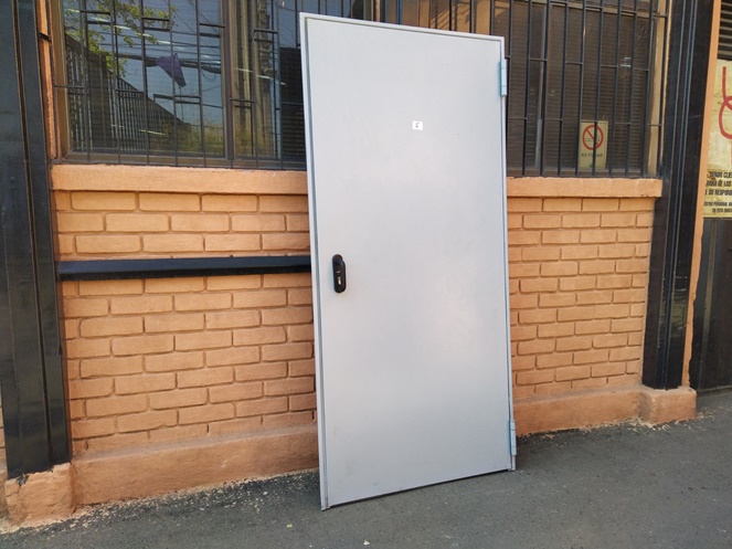 Puerta Seguridad Galv / NovoF60 / 950 x 2.070 mm / Derecha / Bash #3