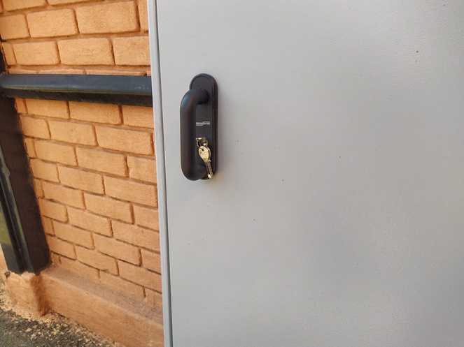 Puerta Seguridad Galv / NovoF60 / 950 x 2.070 mm / Derecha / Bash #4