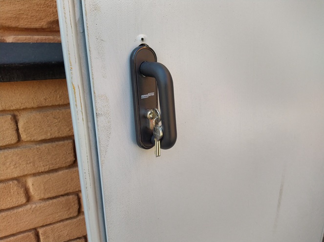 Puerta Seguridad / NovoF60 / 840 x 2.060 mm / Derecha / Bash #4