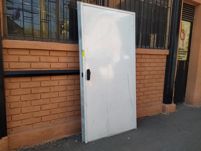 Puerta Seguridad / NovoF60 / 1.000 x 2.050 mm / Izquierda / Bash #2