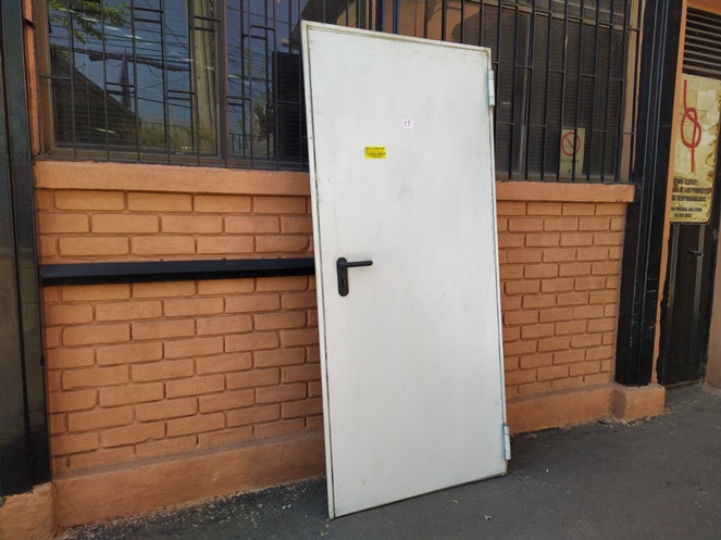 Puerta Seguridad / NovoF60 / 900 x 2.050 mm / Escape / Derecha / Bash #2