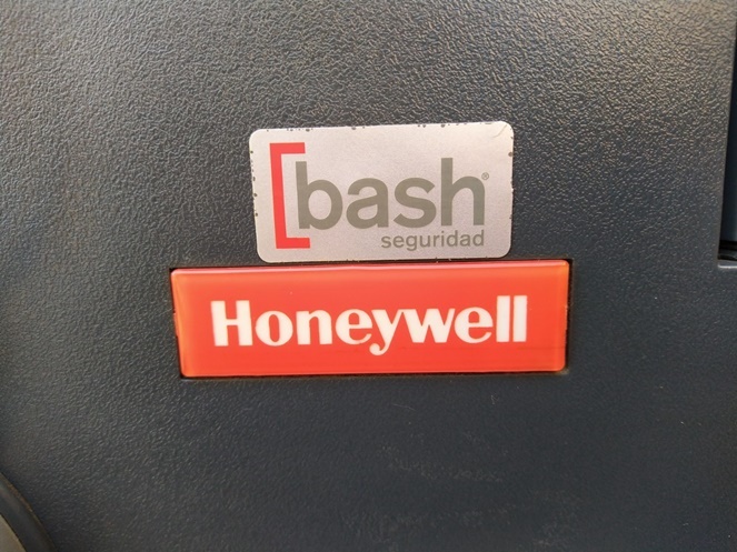 Caja Fuerte Bash / Solo Con Llave / Honeywell / Usado #5