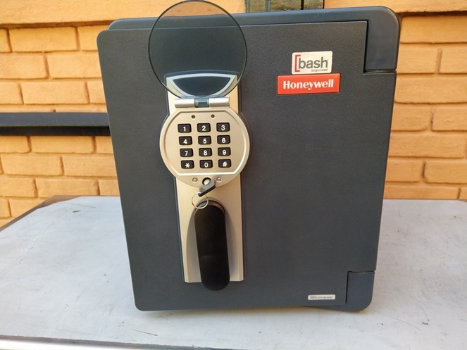 Caja Fuerte Bash / Solo Con Llave / Honeywell / Usado #9
