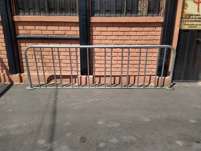 Baranda Galvanizada 3 mts de largo x 90 cm de alto / Usado #2