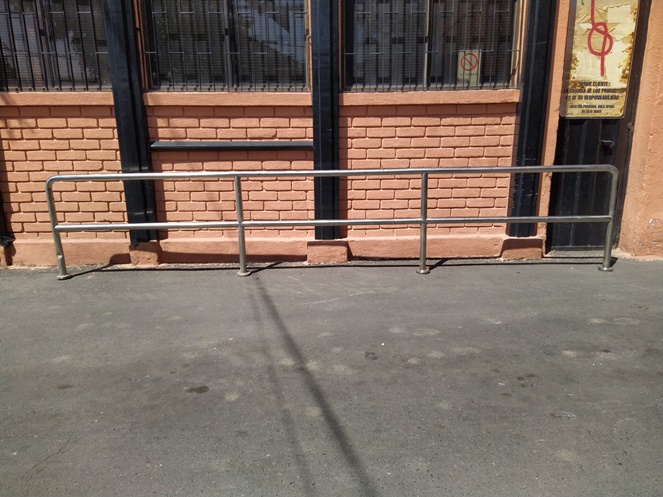 Baranda Acero Inoxidable 4.50 mts de largo x 0.85 mts de Alto / Usado #3