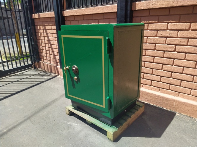 Caja Fuerte Verde / Marca Yale / Con llave / Usado / 193 #3
