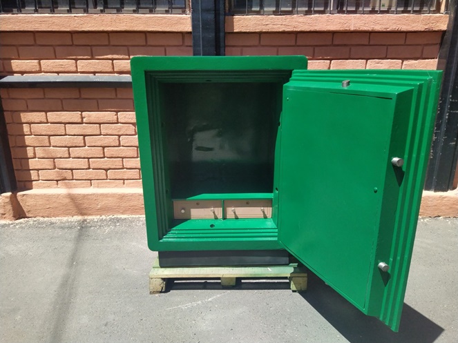Caja Fuerte Verde / Marca Yale / Con llave / Usado / 193 #5