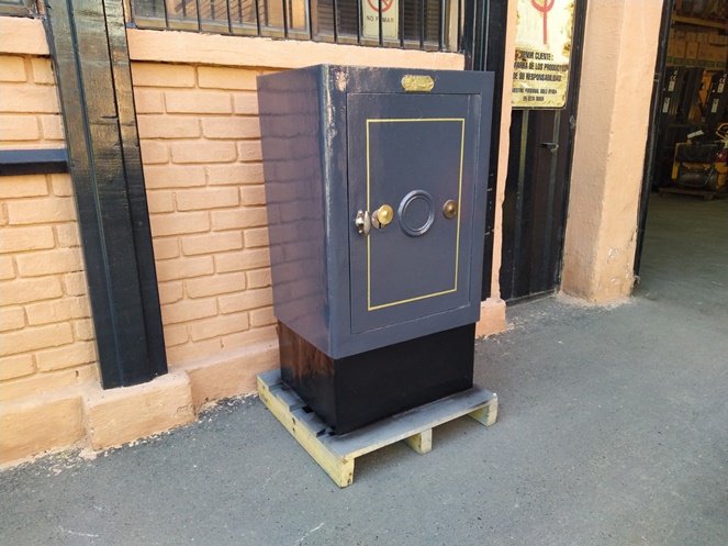 Caja Fuerte / Marca Dhonneur Paris / con llave / usada  / 194 #2