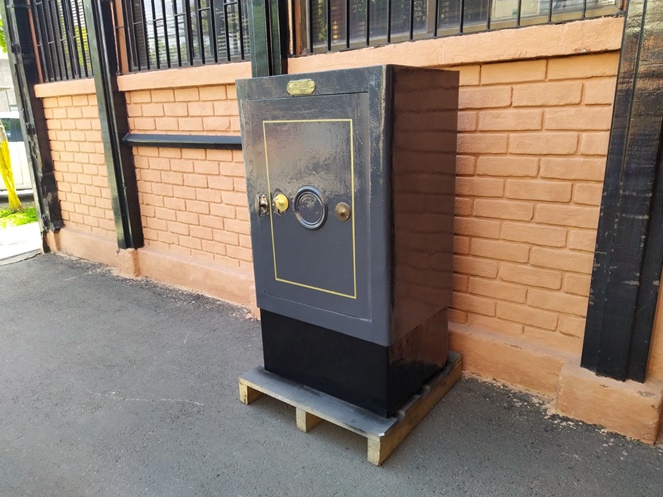 Caja Fuerte / Marca Dhonneur Paris / con llave / usada  / 194 #3