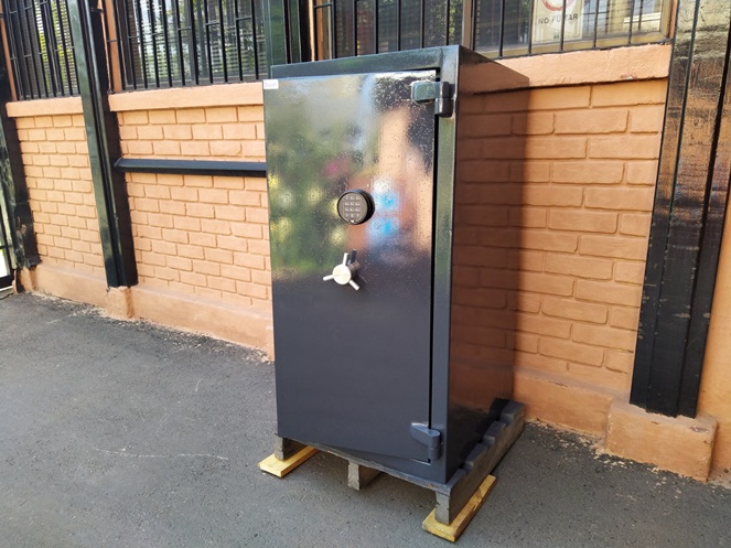 Caja Fuerte / Bash / con clave digital / Usado / 195 #3