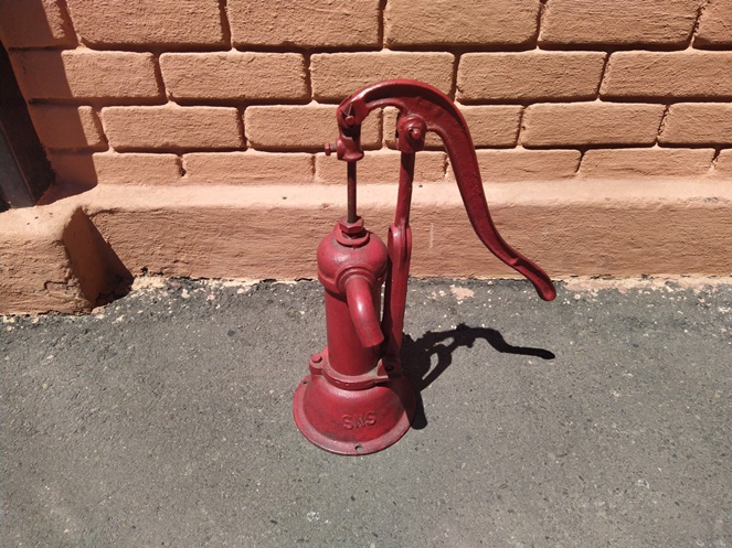 Bomba de Agua Manual Chica / Usado #4