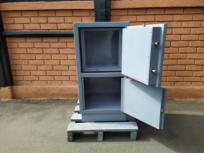 Caja de Fuerte Bash / Gris Doble Chapa / Usado  / 214  #5