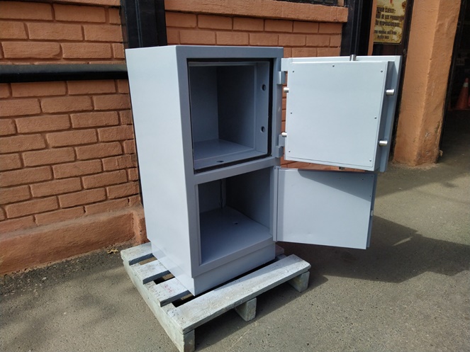 Caja de Fuerte Bash / Gris Doble Chapa / Usado  / 214  #6