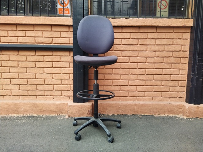 Silla Giratoria Alta Tapiz lana Gris / Usado #4