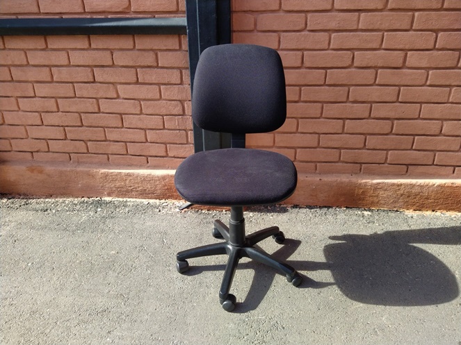 Silla Escritorio Negra sin brazos / Usado  #2