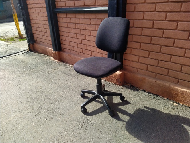 Silla Escritorio Negra sin brazos / Usado  #3