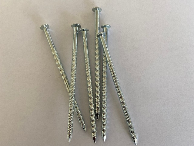 Caja Clavos Galvanizado Helicoidal / 4 