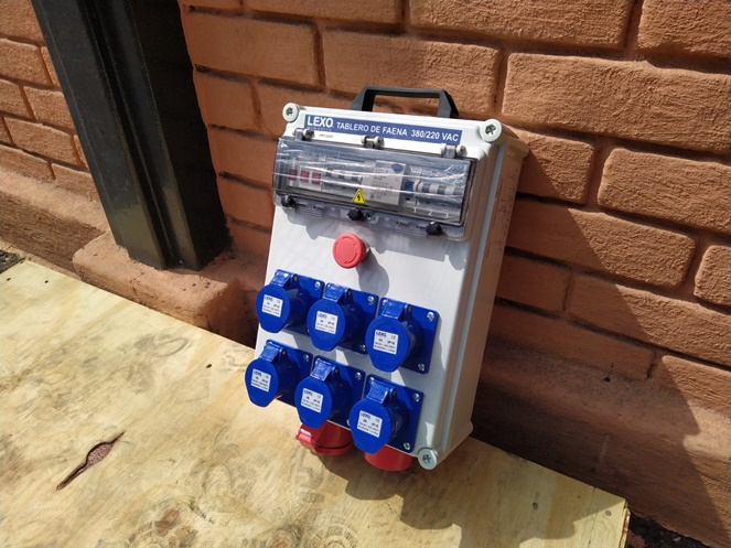 Gabinete Tablero de Faena Portatil Lexo 380/220 VAC (Modelo 3) #2