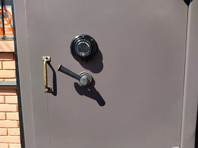 Caja Fuerte Marca Bash / Café con Clave / Usado / 248 #4