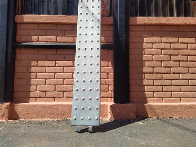 Tablon Galvanizado / Ancho 300 mm x Largo 2.230mm  #5