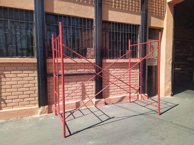Modulo Andamio Metalico Sin tablones / Rojo / Usado  #2