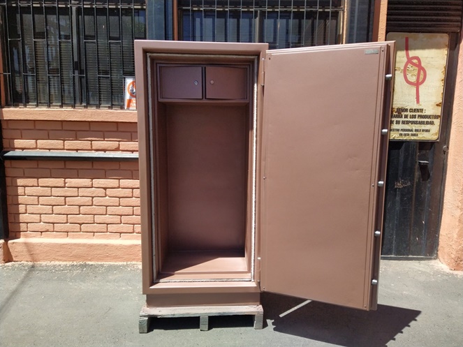 Caja Fuerte Marca Bash / Cafe / Con Clave / 249 / Usado #8