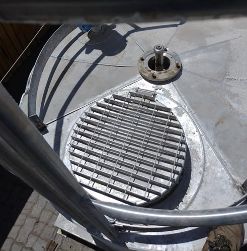 Estanque Acero Inoxidable con Baranda, con Agitador, Doble Camisa 4.000 lts aprox / Usado #5