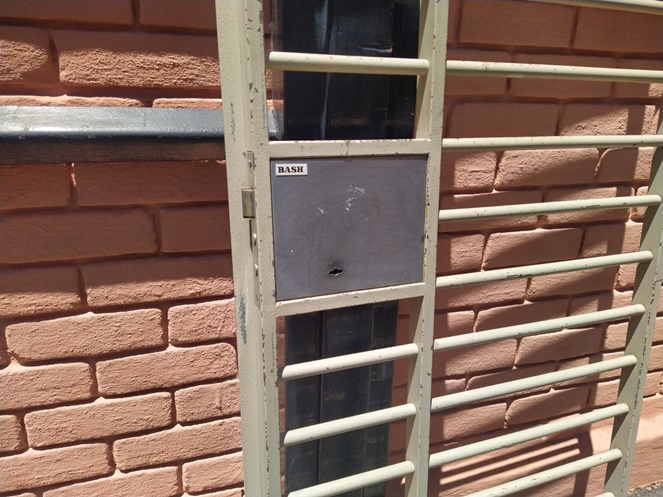 Puerta Reja Fierro de Seguridad / con Chapa y Llave / Usado / (N2) #4