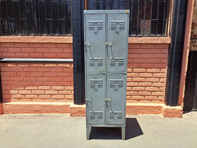Locker Metálico 4 puertas / 2 columnas / Bash / Usado #2