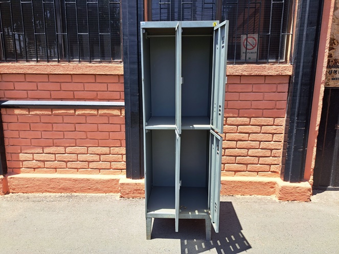 Locker Metálico 4 puertas / 2 columnas / Bash / Usado #5